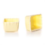RIMMED SQUARE CUP, WHITE CHOCOLATE