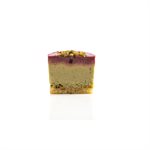 VEGAN & GLUTEN-FREE PISTACHIO WILD BERRY PETIT GÂTEAU, 2.63 OZ / 75 G, 96PCS