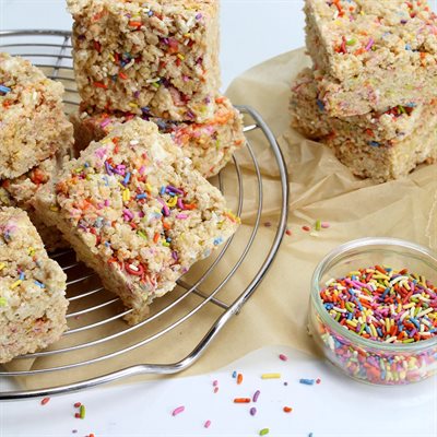 VANILLA RAINBOW SPRINKLE CRISPY MARSHMALLOW BAR, 3.9 OZ. (36 CT.)